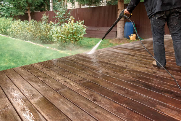 Best Pool Deck Cleaning  in Alma, MI